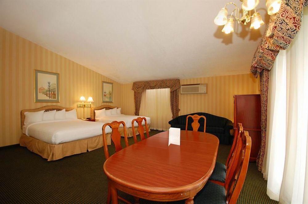 Best Western Plus, The Inn At Hampton Buitenkant foto