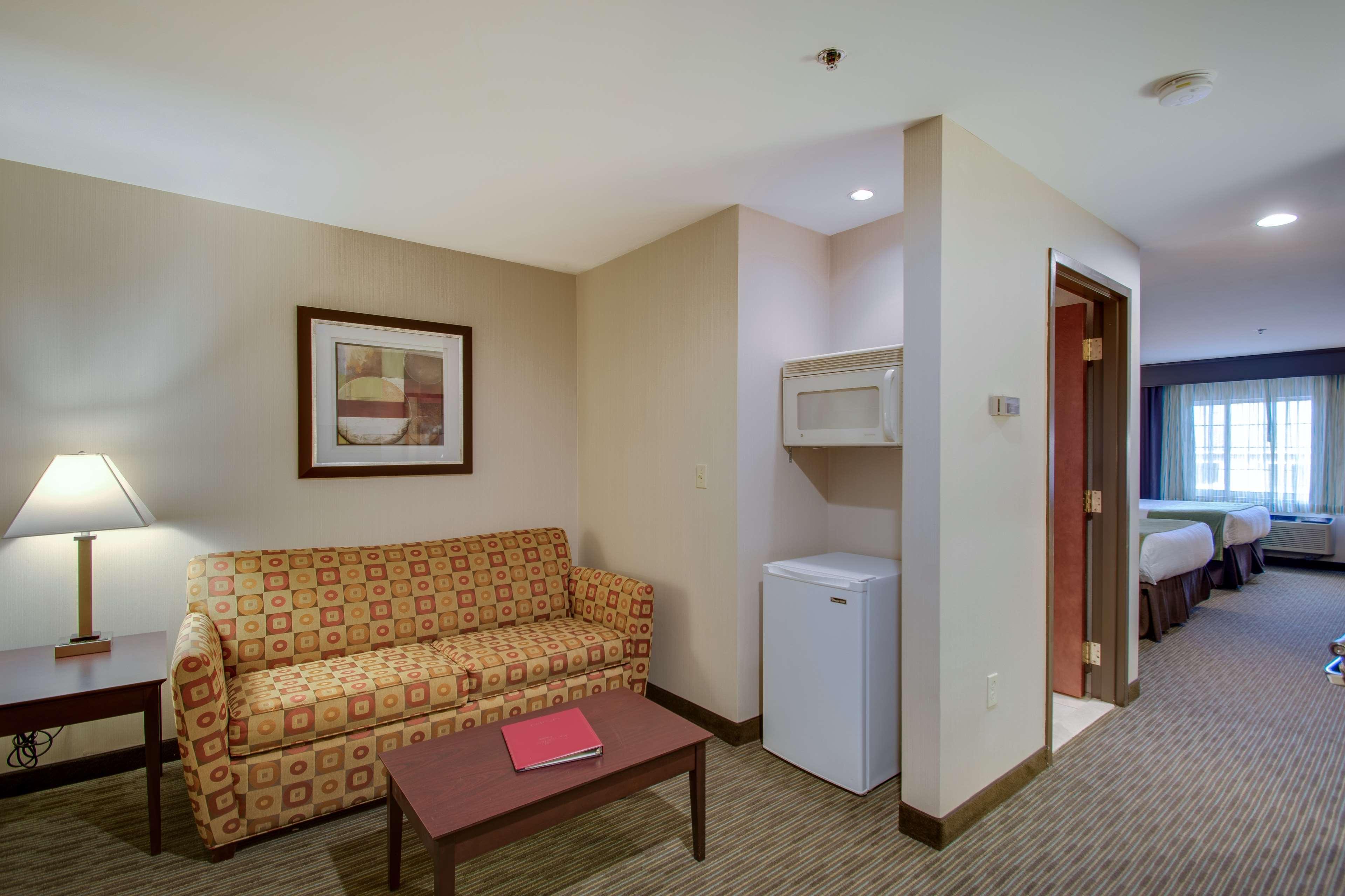 Best Western Plus, The Inn At Hampton Buitenkant foto