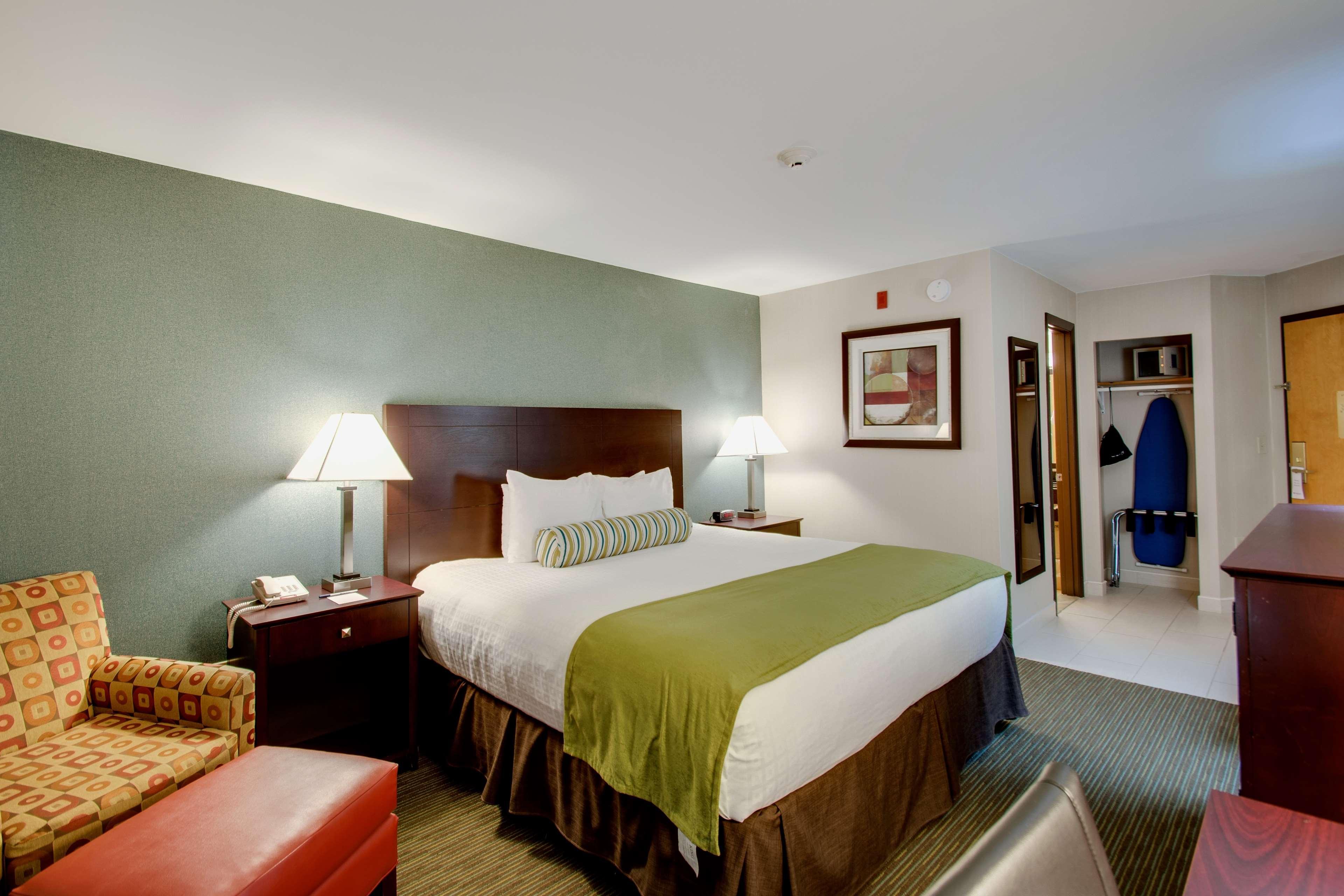 Best Western Plus, The Inn At Hampton Buitenkant foto