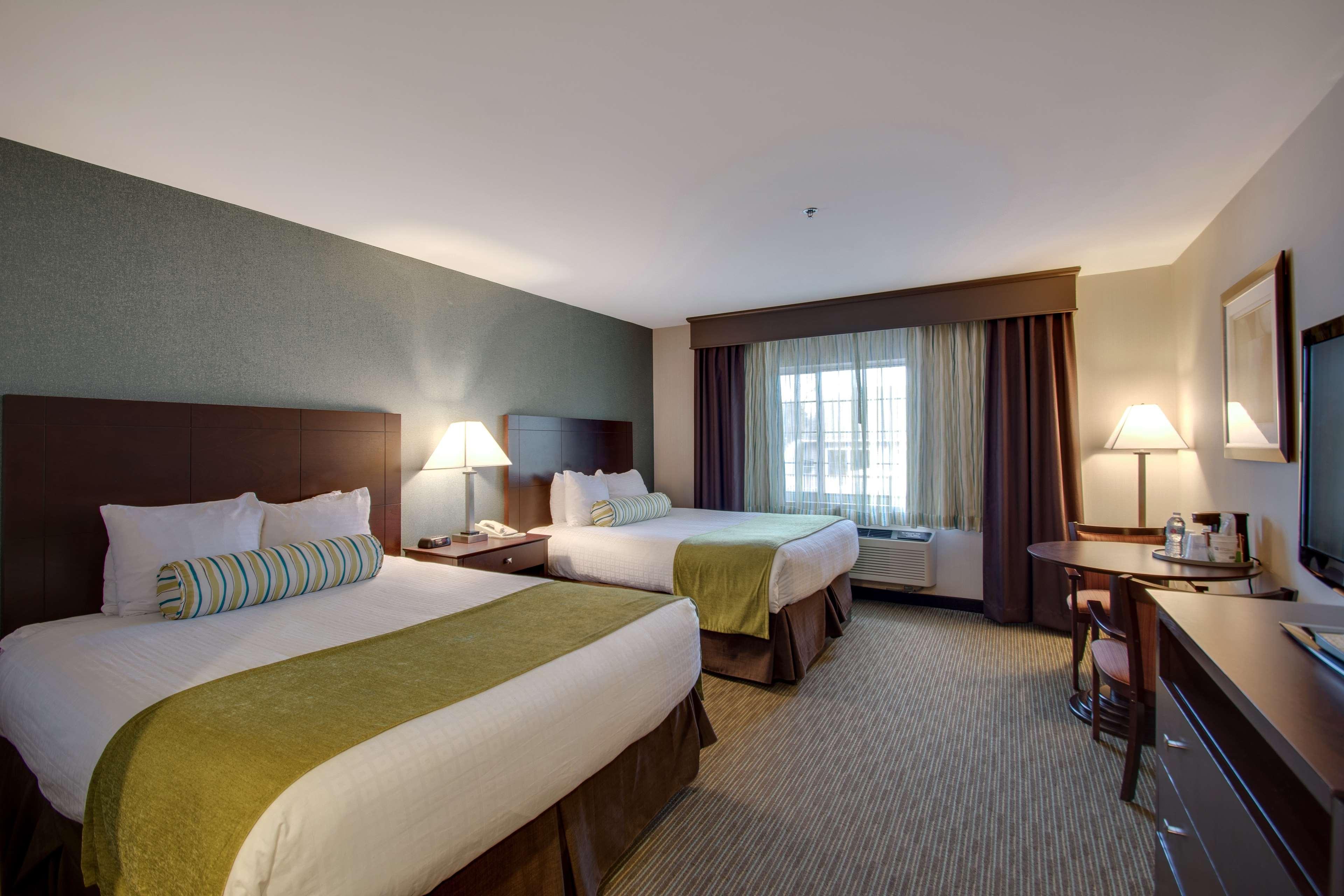 Best Western Plus, The Inn At Hampton Buitenkant foto