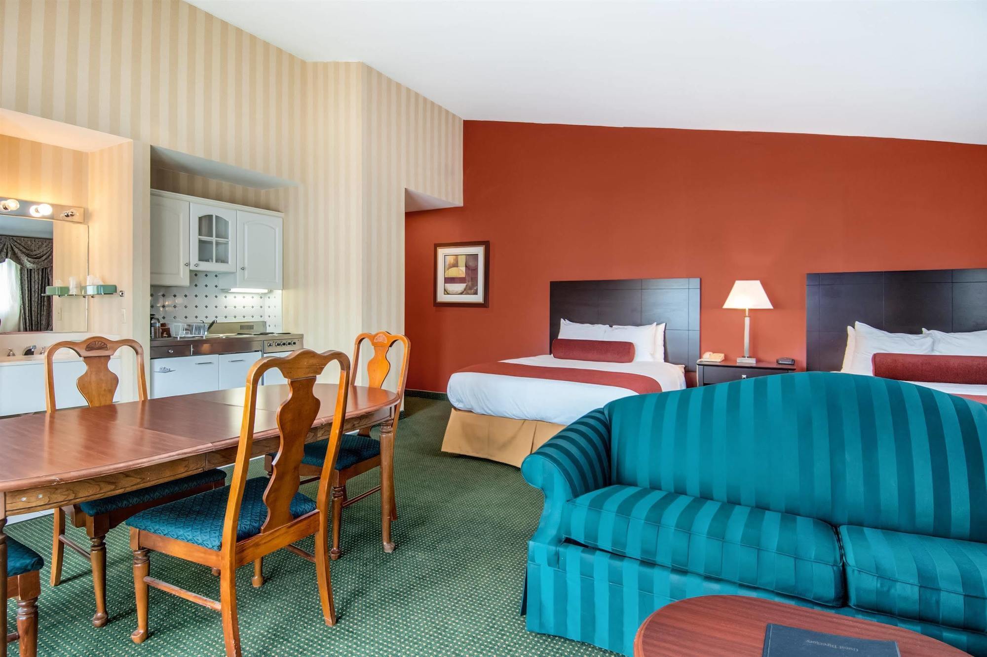 Best Western Plus, The Inn At Hampton Buitenkant foto