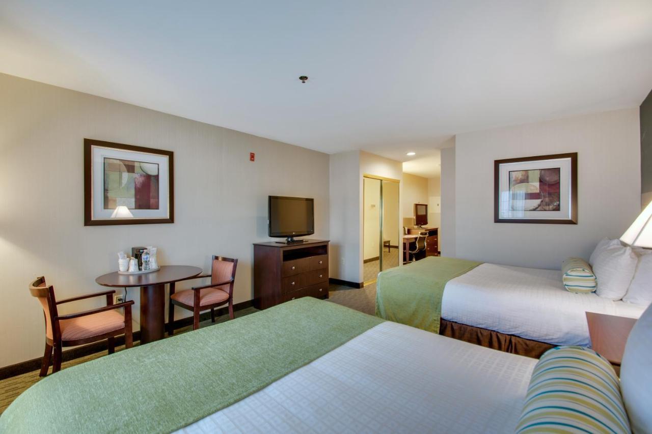 Best Western Plus, The Inn At Hampton Buitenkant foto