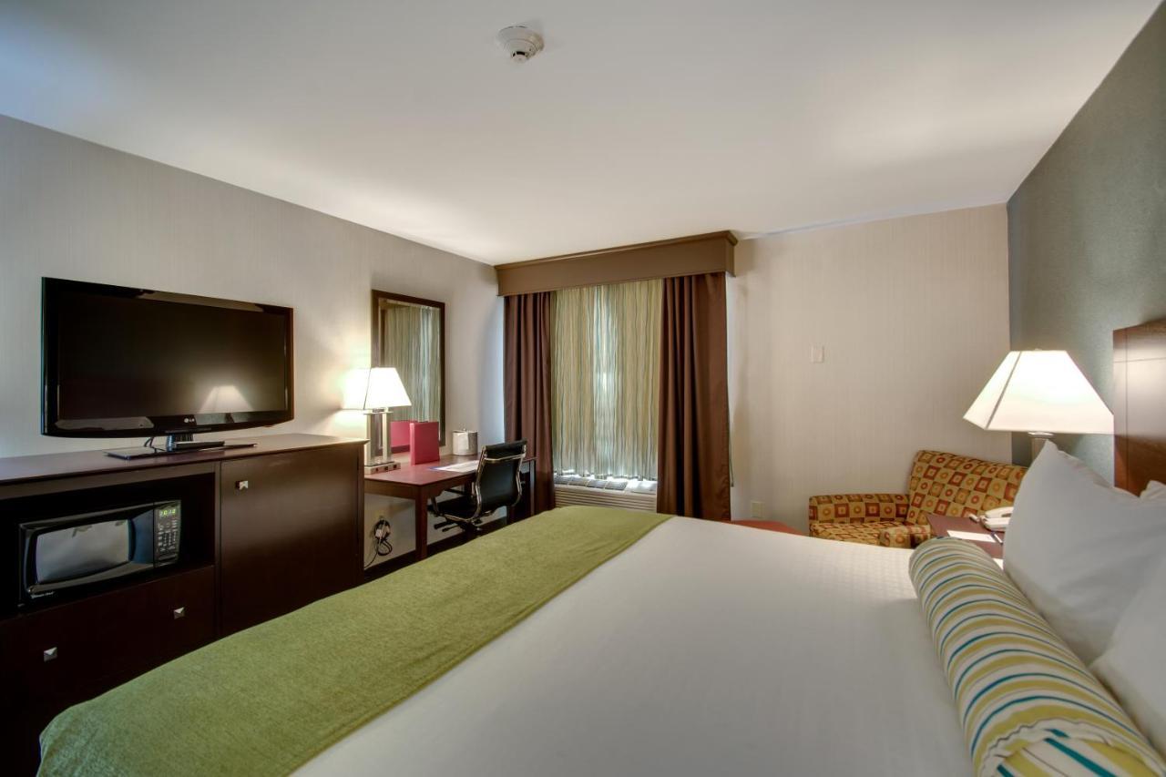 Best Western Plus, The Inn At Hampton Buitenkant foto